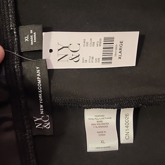 Pleather leggings - Picture 2 of 2